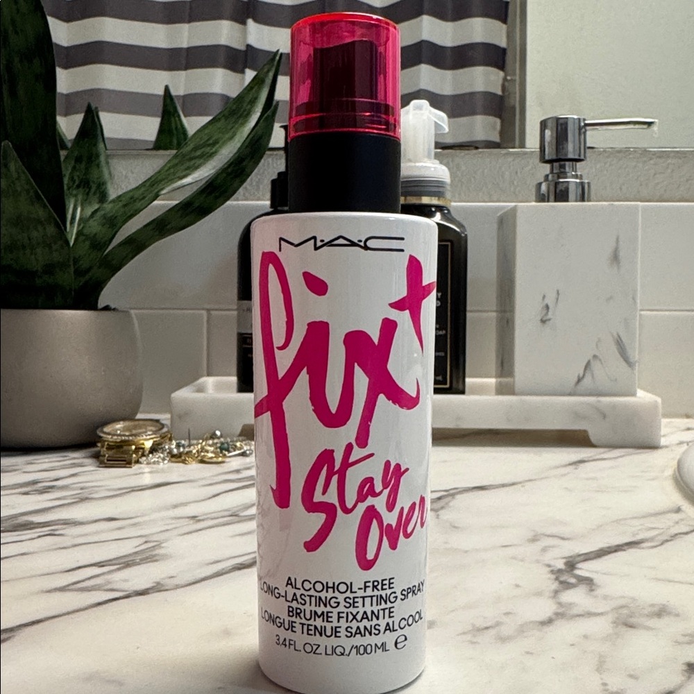 NWT MAC Fix+ Stay Over Setting Spray 3.4 FL OZ / 100 ML